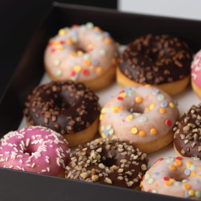 Donut-box-02.jpg Donut-box-02.jpg
