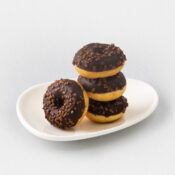 Mini donut čokolada_Torterie Macaron